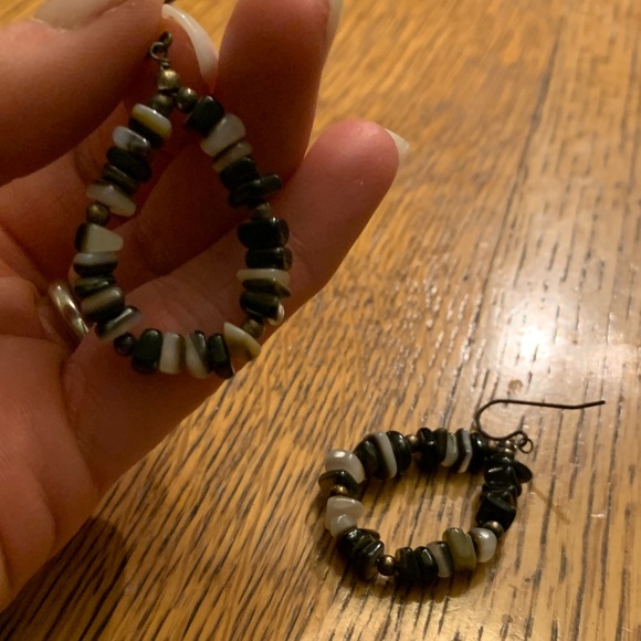 Stone Earrings - Picture 3 of 4